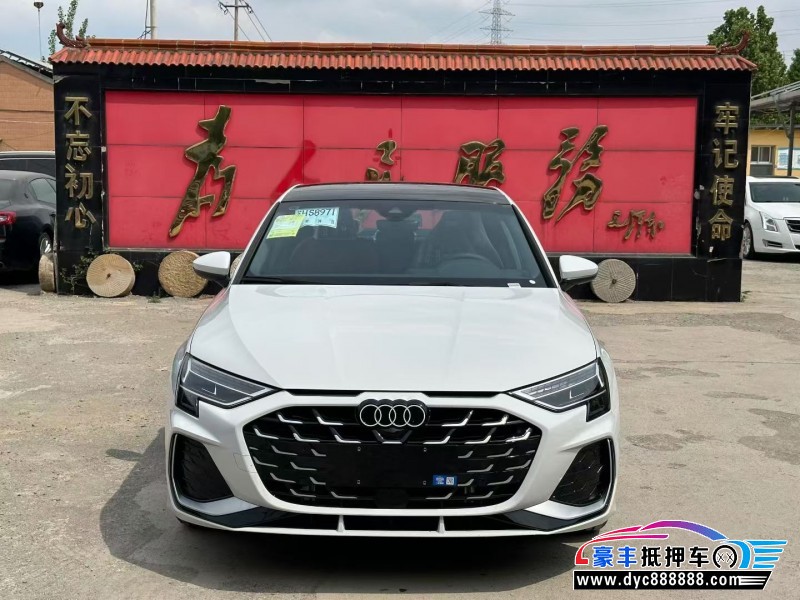 抵押车出售26年奥迪A3轿车
