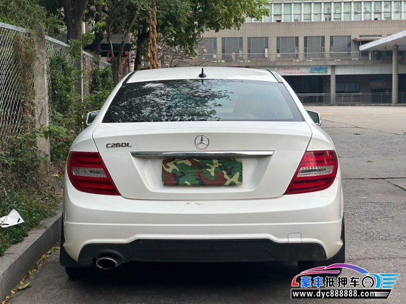 13年奔驰C轿车抵押车出售