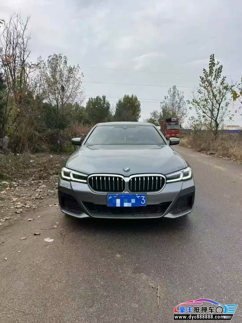 抵押车出售21年宝马5系轿车