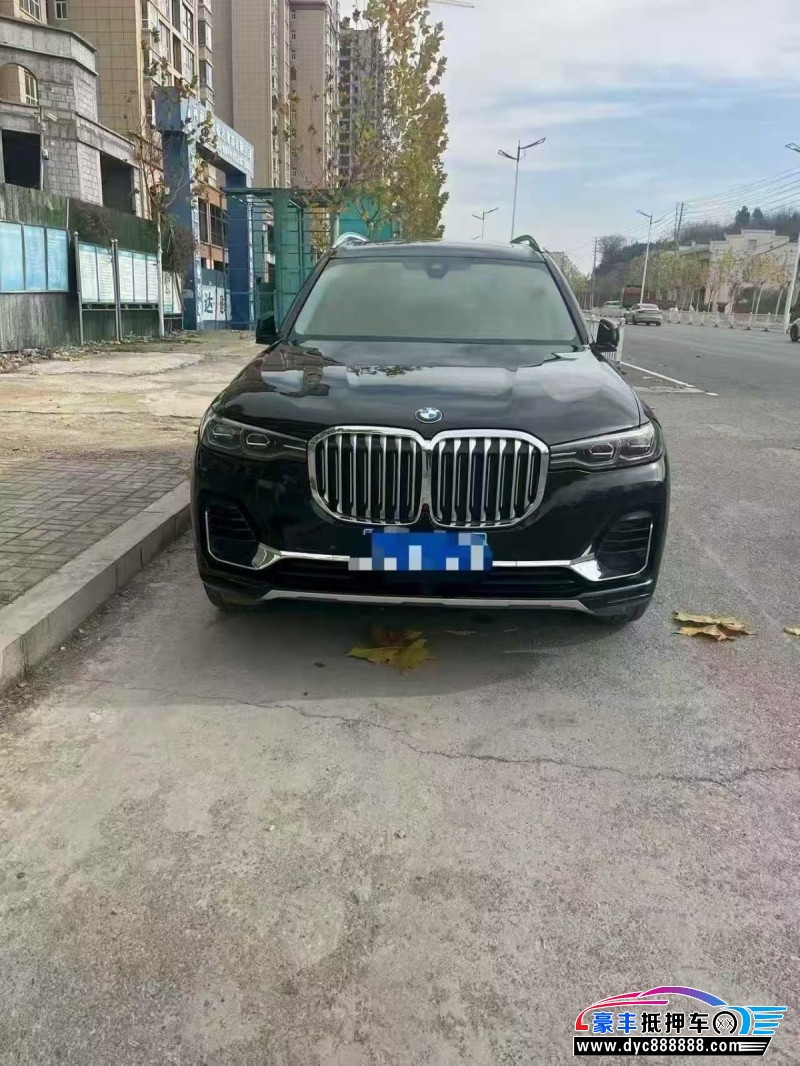 抵押车出售22年宝马X7轿车