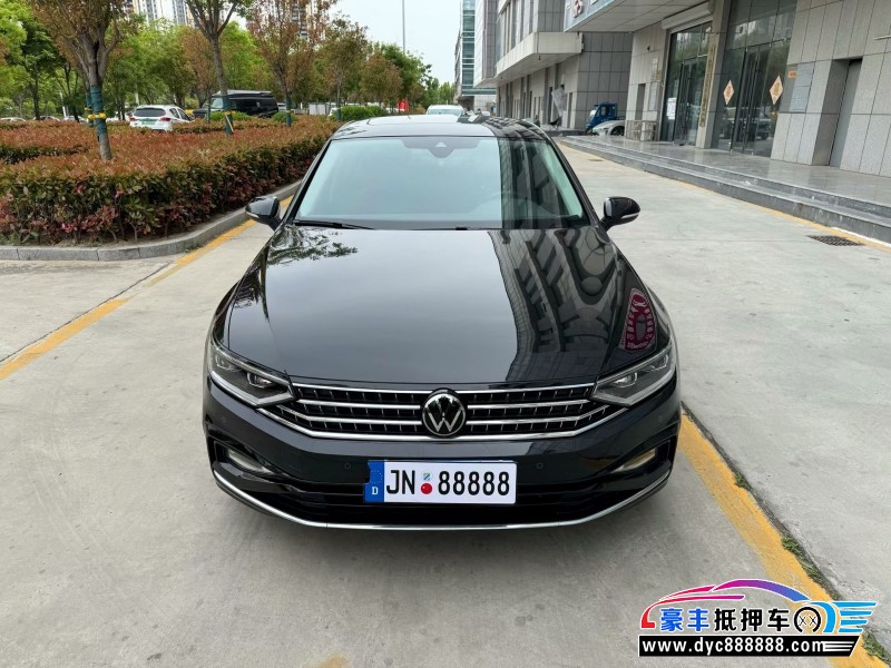 抵押车出售23年大众迈腾轿车