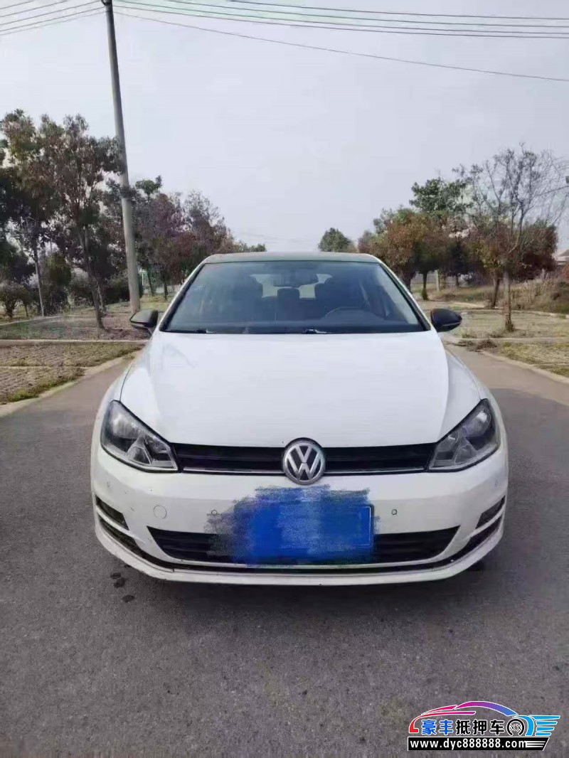 抵押车出售17年大众高尔夫轿车