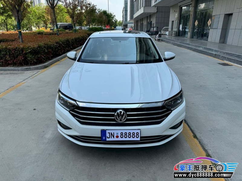 抵押车出售22年大众速腾轿车