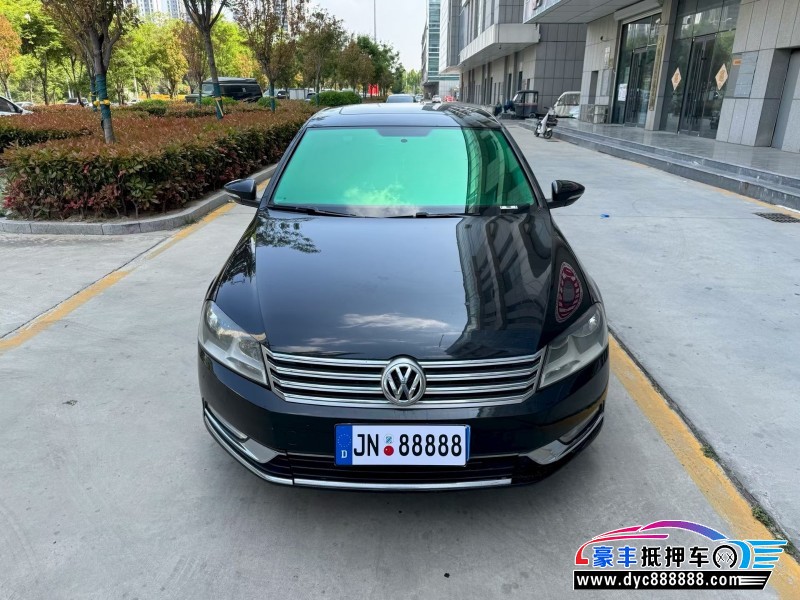 抵押车出售13年大众迈腾轿车