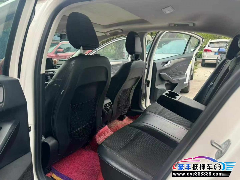 20年福特福克斯轿车抵押车出售
