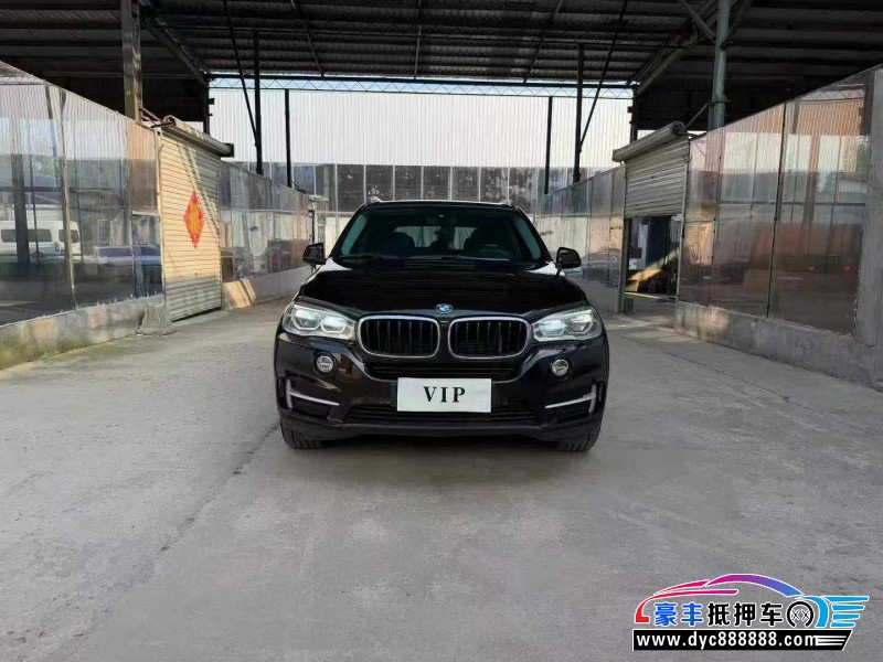 抵押车出售18年宝马X5轿车