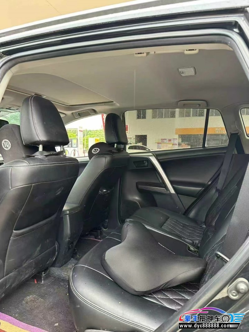 19年丰田RAV4轿车抵押车出售