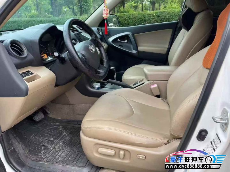 12年丰田RAV4轿车抵押车出售