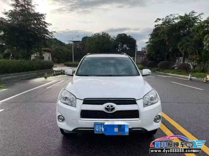 12年丰田RAV4轿车抵押车出售