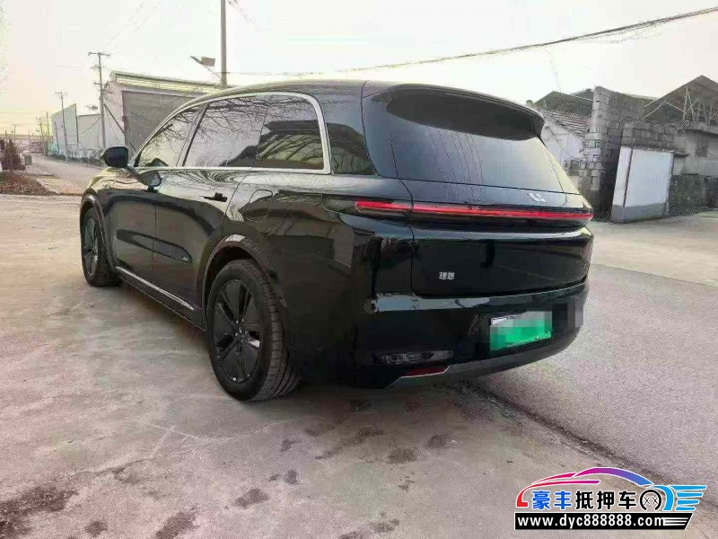 24年理想L8轿车抵押车出售