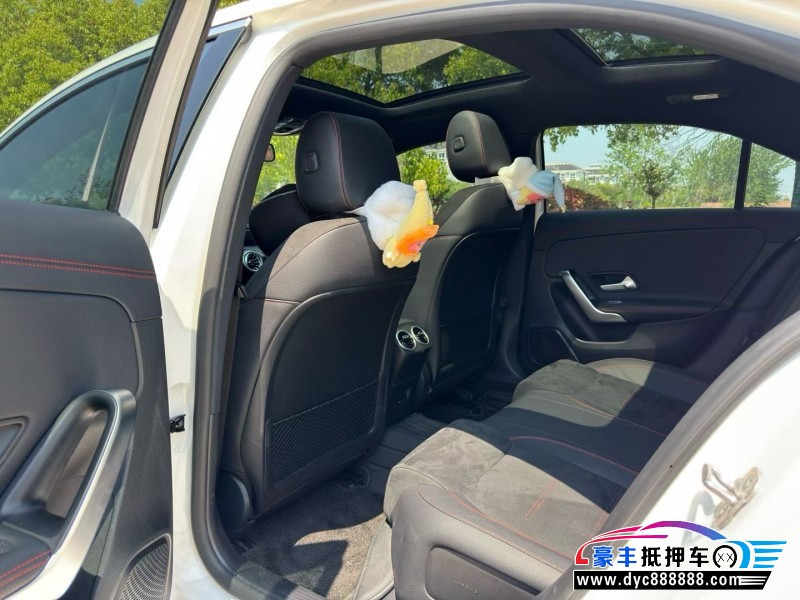 24年奔驰A轿车抵押车出售