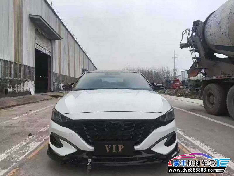 抵押车出售20年现代菲斯塔轿车