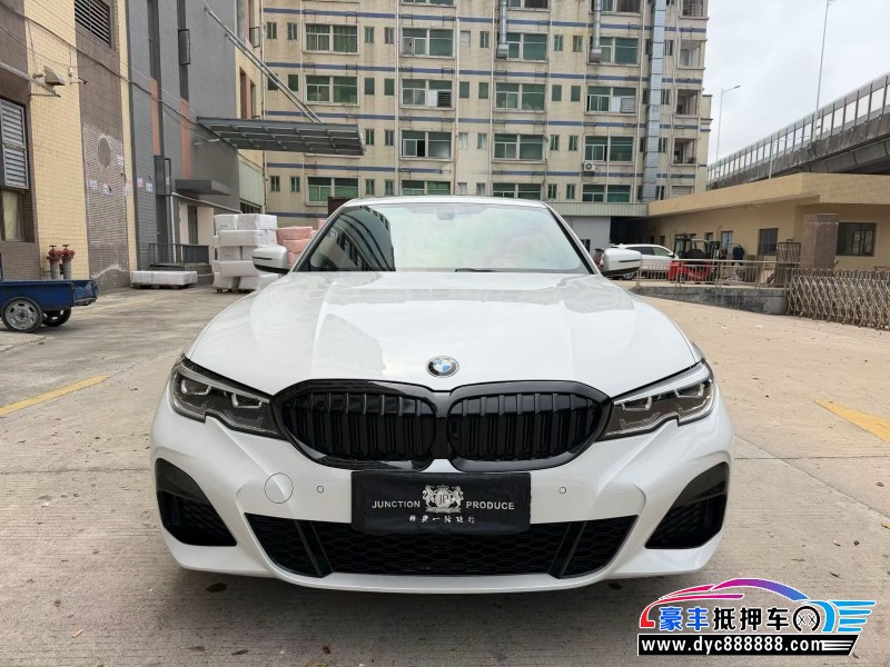 抵押车出售22年宝马3系轿车