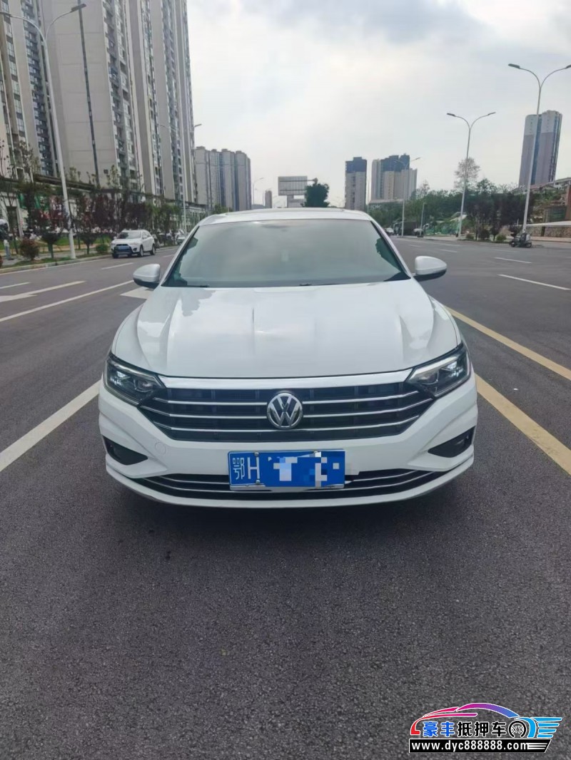 抵押车出售19年大众速腾轿车