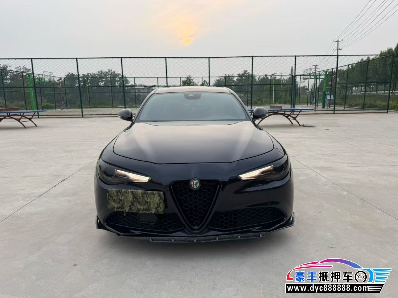 20年阿尔法·罗密欧Giulia轿车抵押车出售