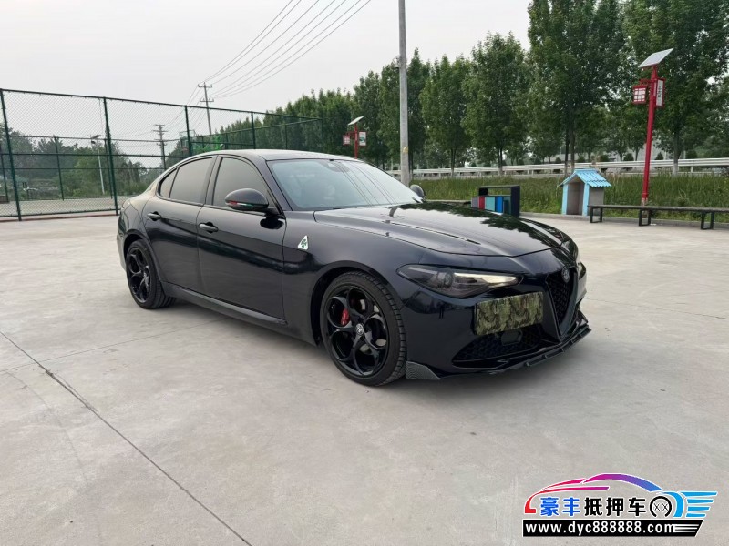 20年阿尔法·罗密欧Giulia轿车抵押车出售