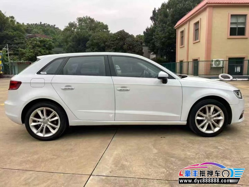 16年奥迪A3轿车抵押车出售