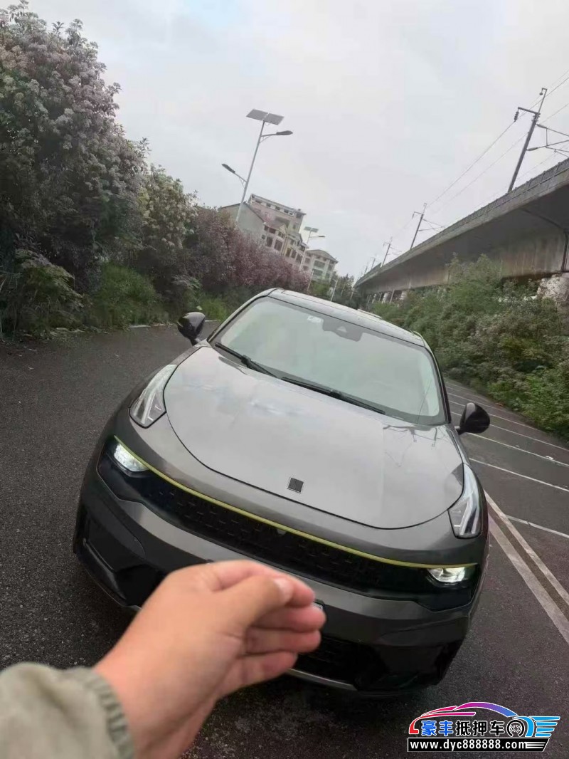 抵押车出售22年领克05轿车
