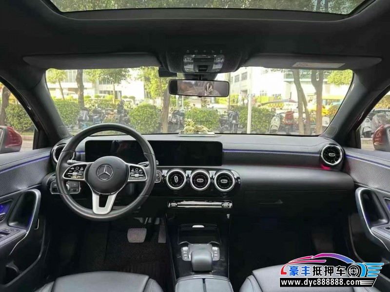 20年奔驰A轿车抵押车出售