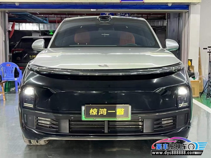 抵押车出售23年理想L9轿车