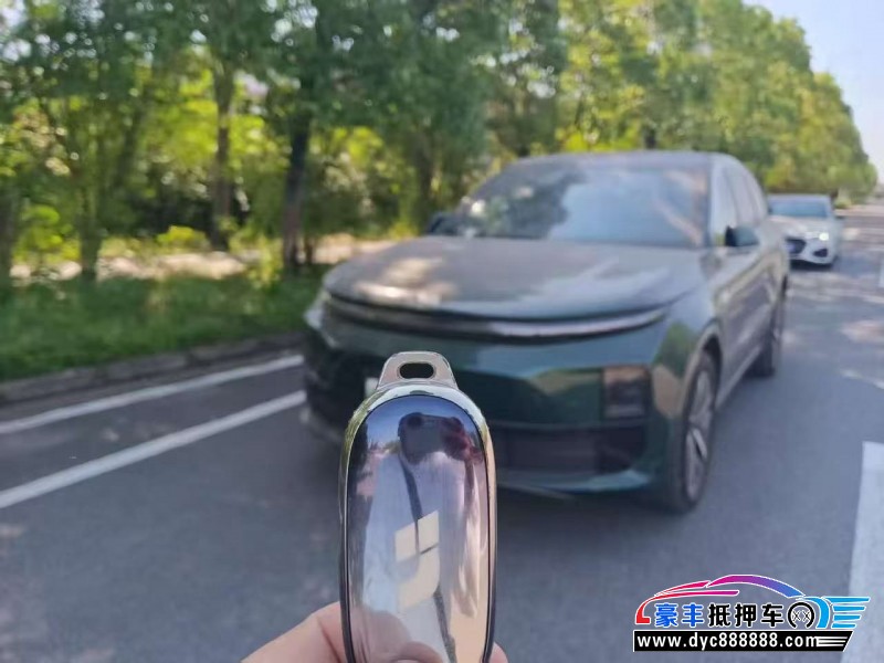 24年理想L6轿车