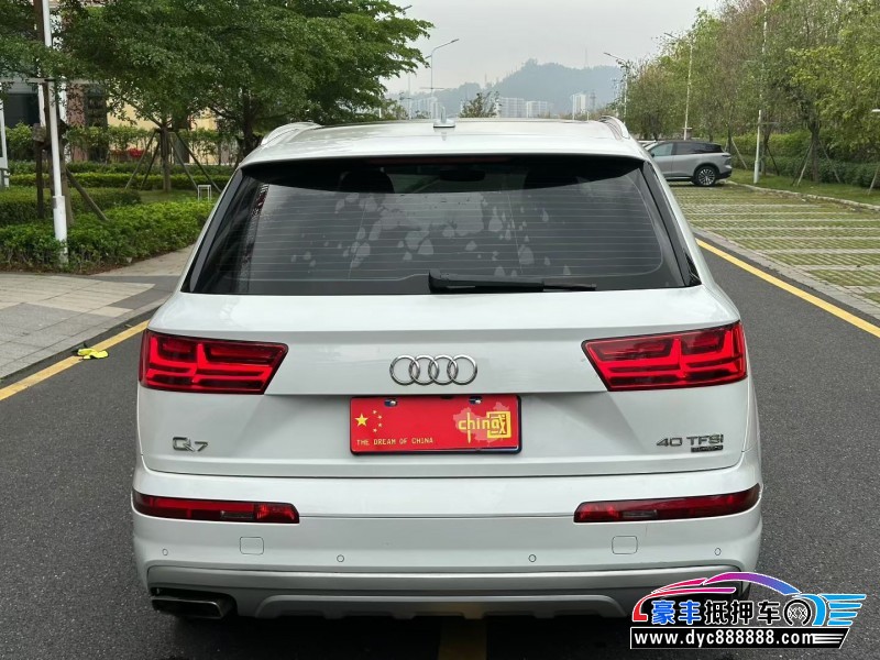 16年奥迪Q7轿车抵押车出售