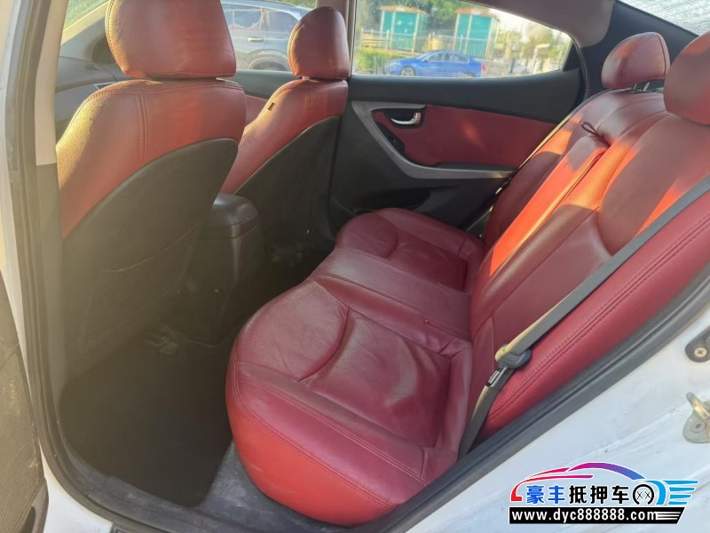 15年现代朗动轿车抵押车出售