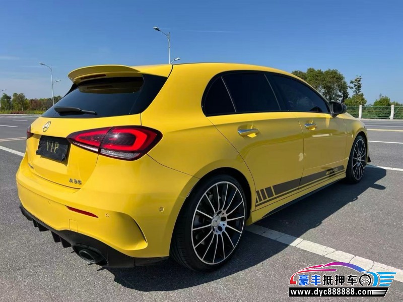 21年奔驰A轿车抵押车出售