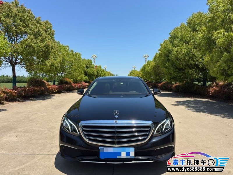 抵押车出售19年奔驰E轿车