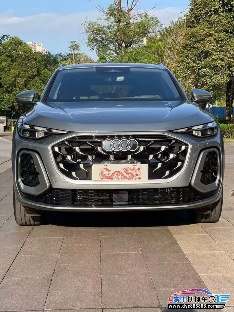 抵押车出售26年奥迪Q5轿车