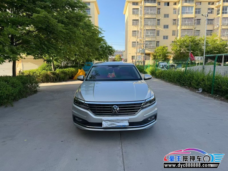 抵押车出售21年大众朗逸轿车