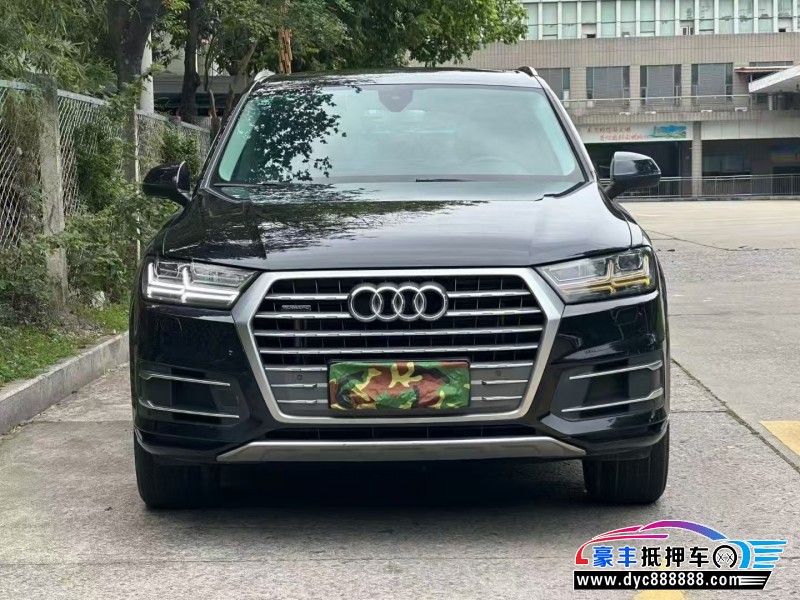 抵押车出售19年奥迪Q7轿车