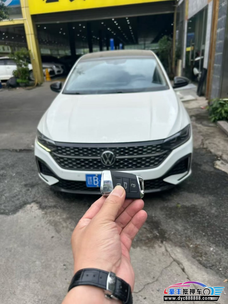 抵押车出售23年大众朗逸轿车
