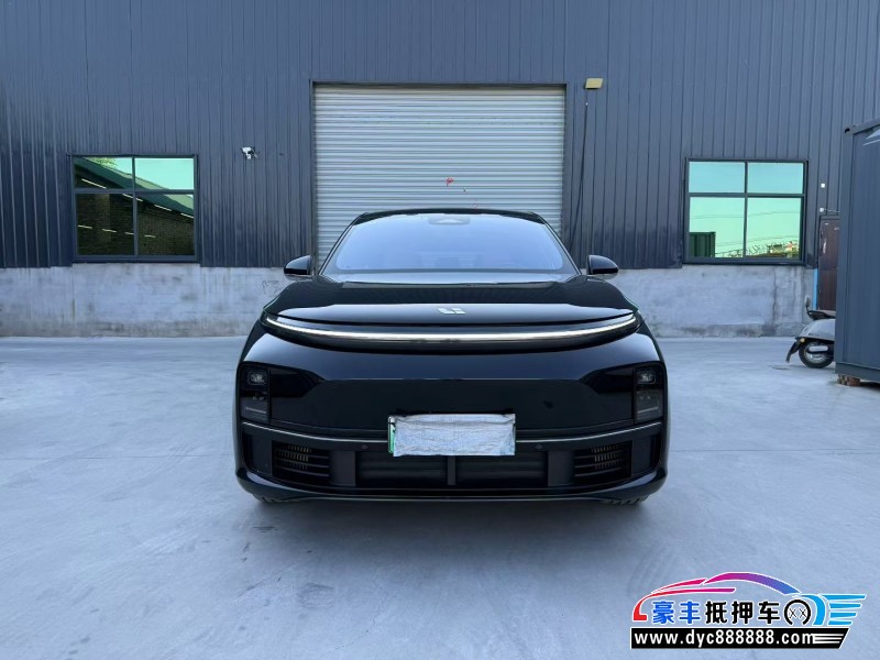 抵押车出售24年理想L7轿车
