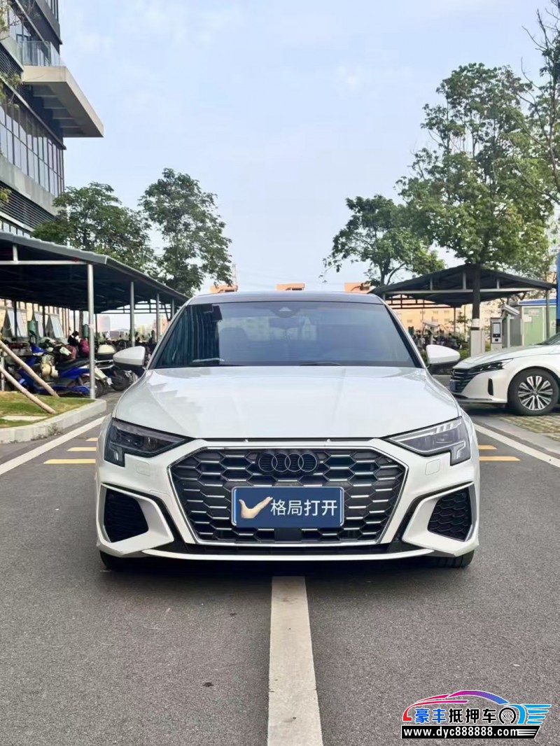 抵押车出售22年奥迪A3轿车