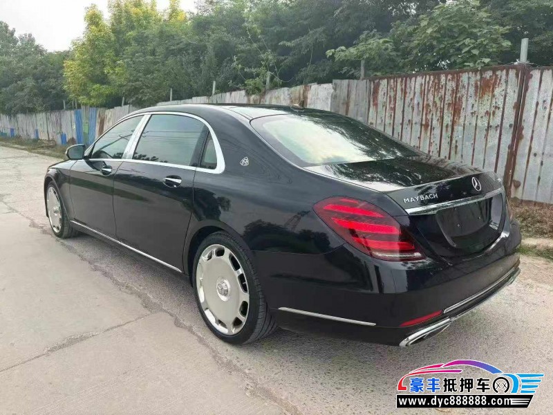 18年奔驰迈巴赫S级轿车抵押车出售