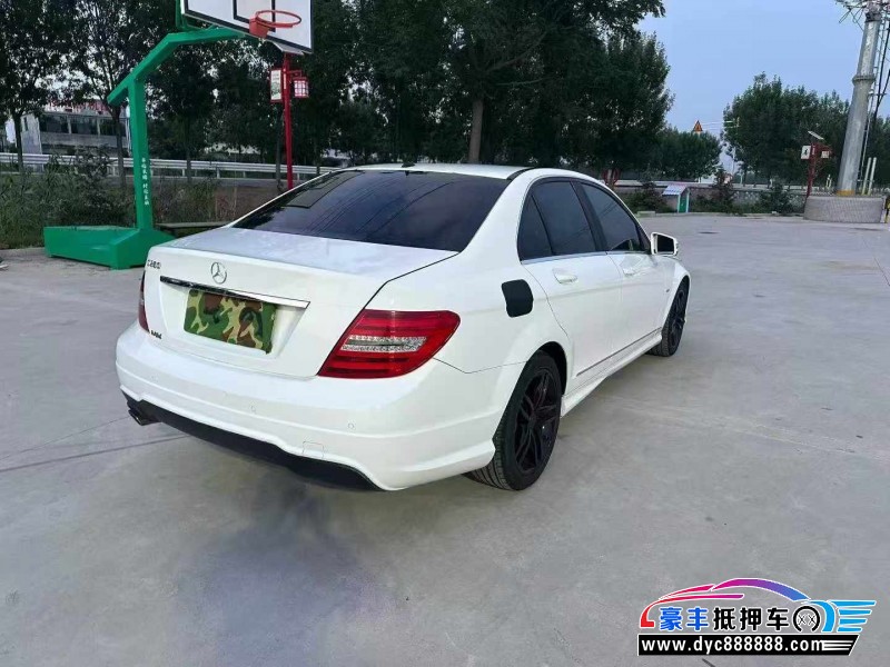 14年奔驰C轿车抵押车出售