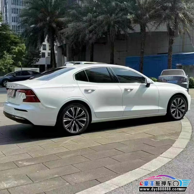24年沃尔沃S60轿车抵押车出售