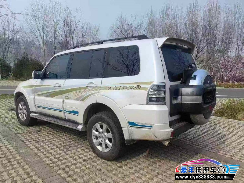 19年三菱帕杰罗轿车抵押车出售