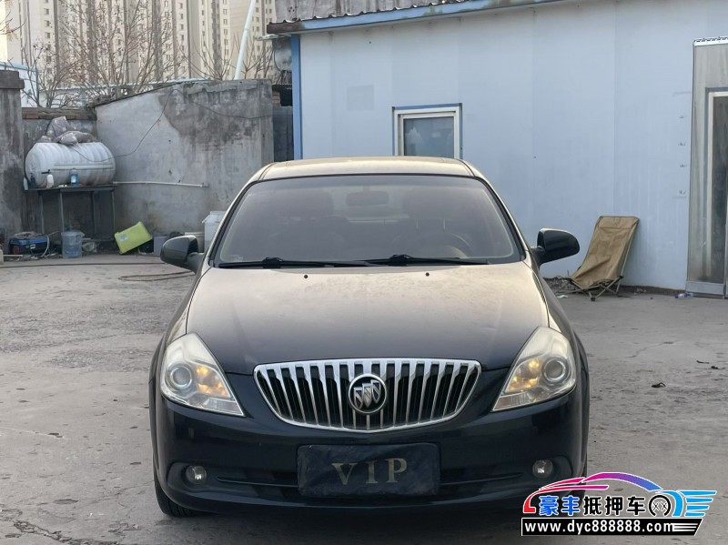 抵押车出售13年别克凯越轿车
