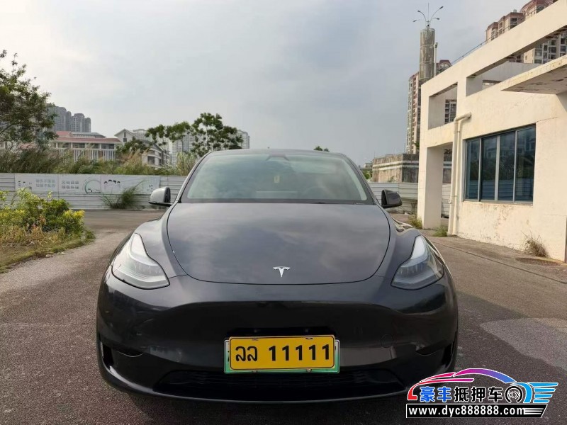 抵押车出售24年特斯拉Model Y轿车