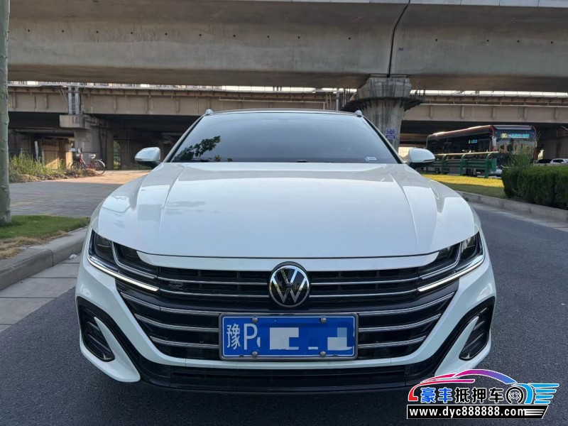 抵押车出售25年大众CC轿车