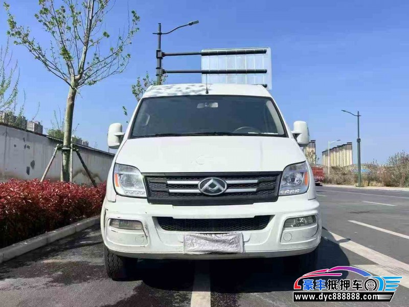 抵押车出售23年上汽大通V80轿车