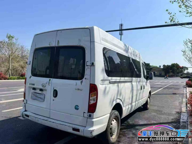 23年上汽大通V80轿车抵押车出售