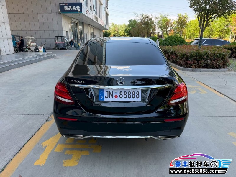 20年奔驰E轿车抵押车出售