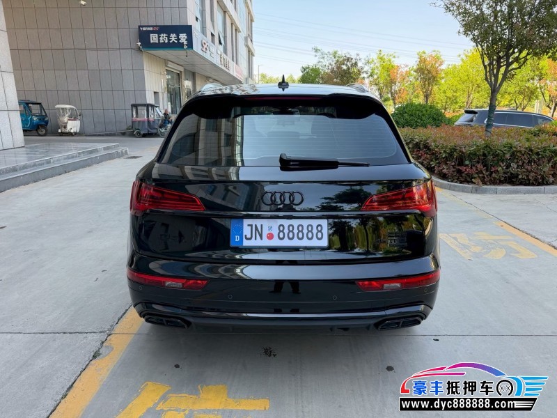 22年奥迪Q5轿车抵押车出售