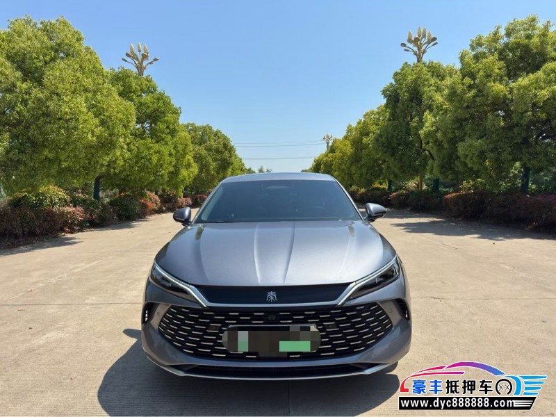 25年比亚迪秦轿车抵押车出售