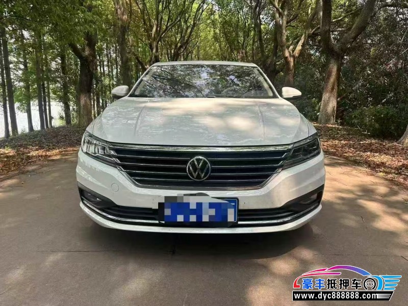 抵押车出售21年大众朗逸轿车