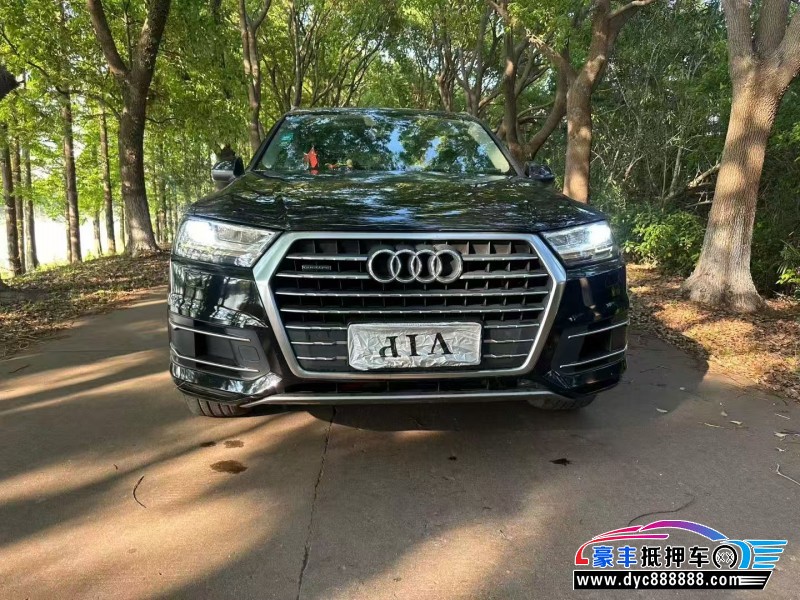 抵押车出售19年奥迪Q7轿车