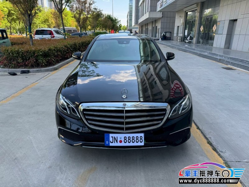 抵押车出售17年奔驰E轿车